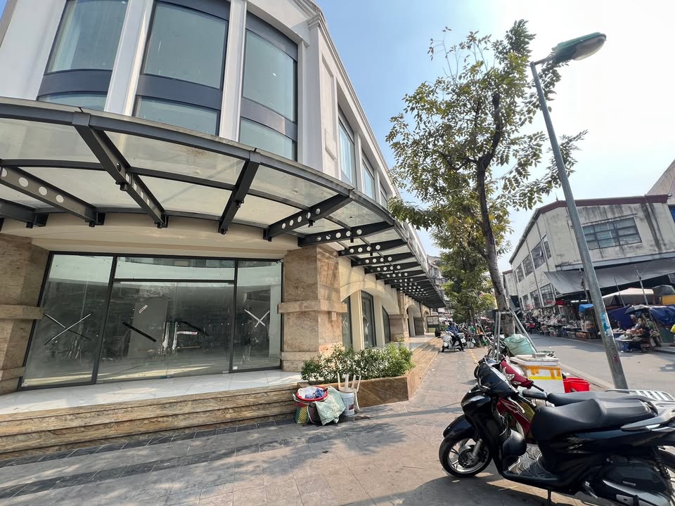 Mặt bằng cho thuê tại Phố Cổ Hoàn Kiếm 20-3000m² - Không gian hiện đại, giá thỏa thuận!