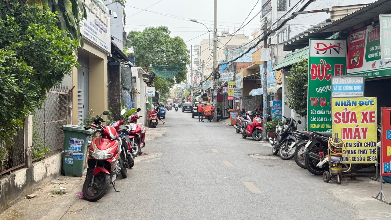 Nhà Phố Kinh Doanh Đường HT13, Hiệp Thành, 135m² giá 10 tỷ - Đầu Tư Sinh Lời!