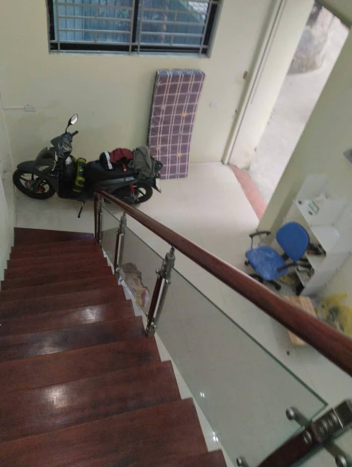 Nhà nguyên căn gần ngõ 322, Đường Hồ Tùng Mậu, Quận Nam Từ Liêm - 9 triệu/tháng, thích hợp cho gia đình!