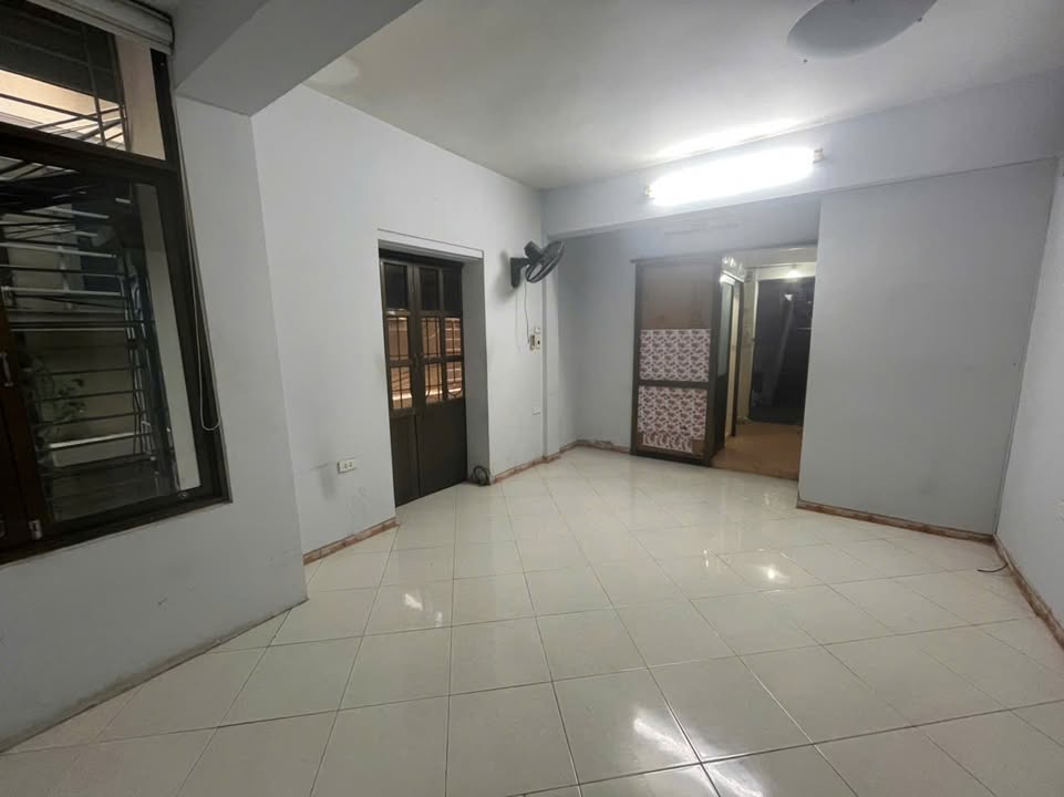 Căn hộ tập thể Xã Đàn 2PN, 2WC giá 6 triệu - Mát mẻ, thoáng đãng!