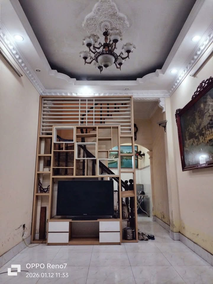 Nhà nguyên căn Phùng Khoang 60m² giá 12 triệu - Nhà mới sơn lại hoàn toàn!