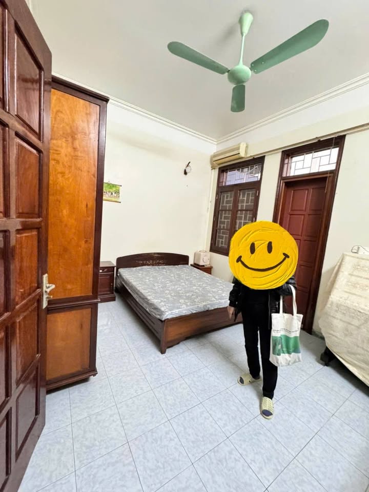 Cho thuê nhà riêng ngõ 225 Lĩnh Nam 70m² giá 16 triệu - Cải tạo thoải mái 8 phòng khép kín!