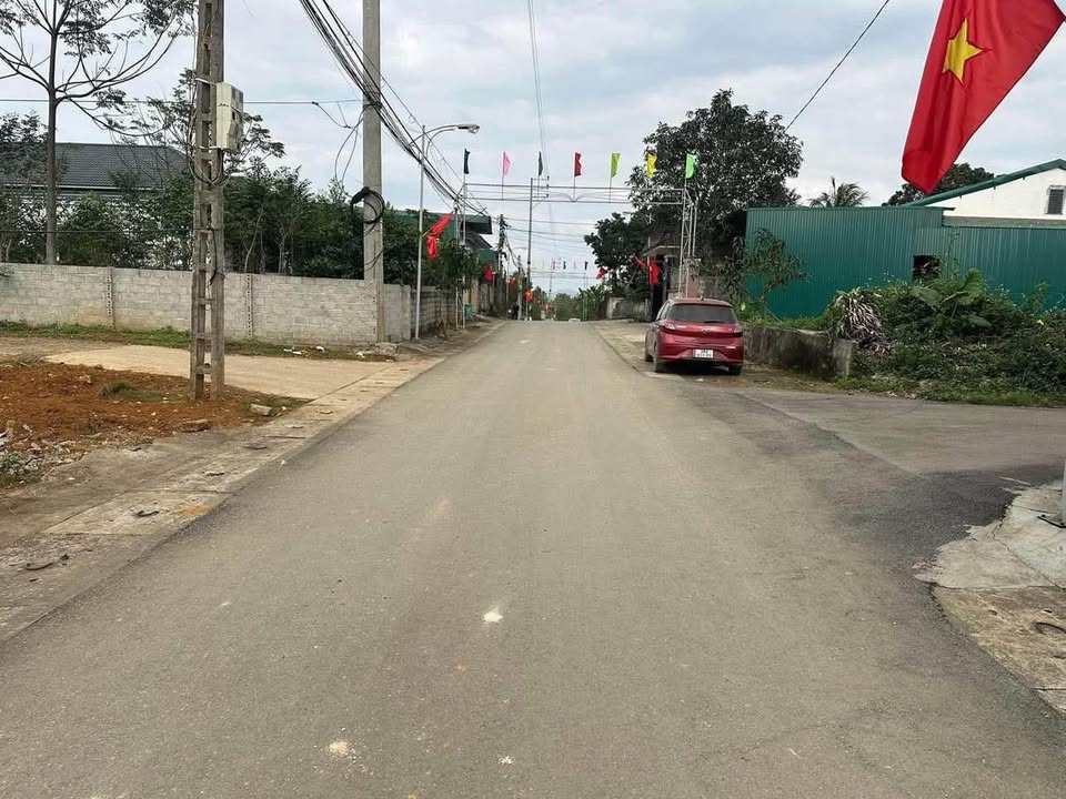 Đất lối 2 đường Trần Phú, Nghệ An 1992m² - Đường rộng thoáng, giá chỉ 2.85 tỷ!