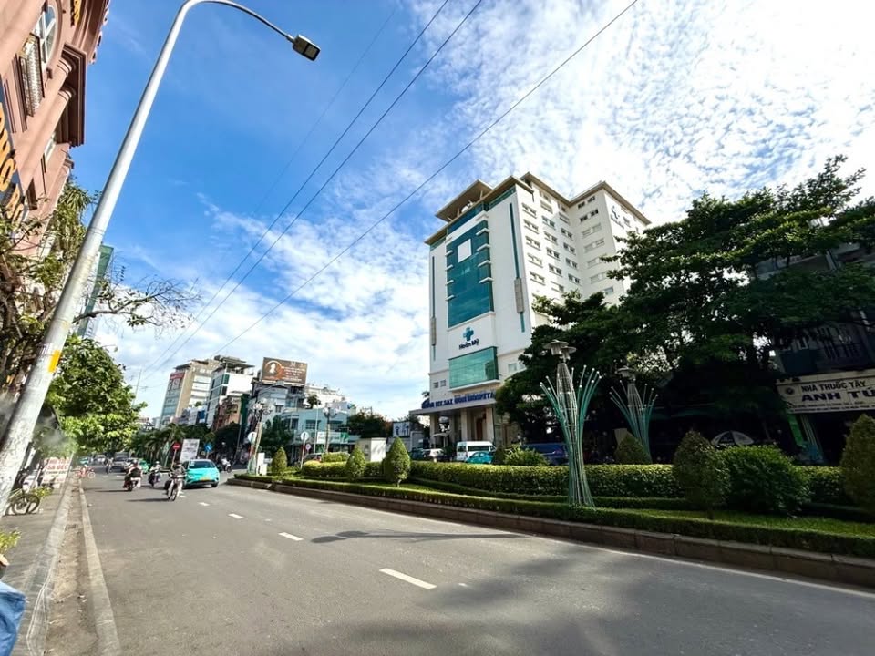 Nhà phố Phan Xích Long, Phú Nhuận 5290m² giá chỉ 9 tỷ - Sẵn sàng vào ở!