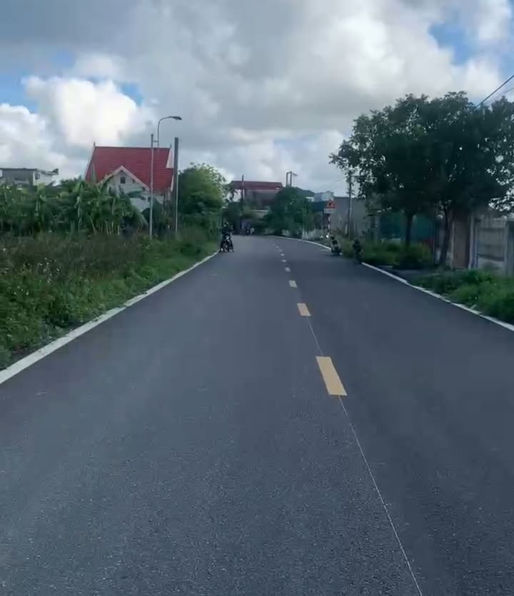 Đất mặt đường Huyện Xã Vũ Hoà 100m² - Giá thỏa thuận, hướng Đông