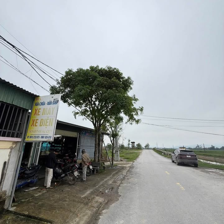 Bán lô đất đẹp Xóm 4 Hưng Nghĩa 240m² giá 2.5 tỷ - Đường thông thoáng, dân cư đông đúc!