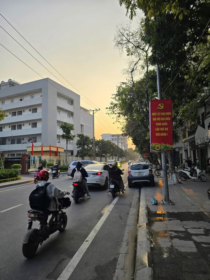 Nhà 3 tầng cho thuê đường Hoàng Văn Thụ, Bắc Giang - Kinh doanh nhỏ thuận lợi!