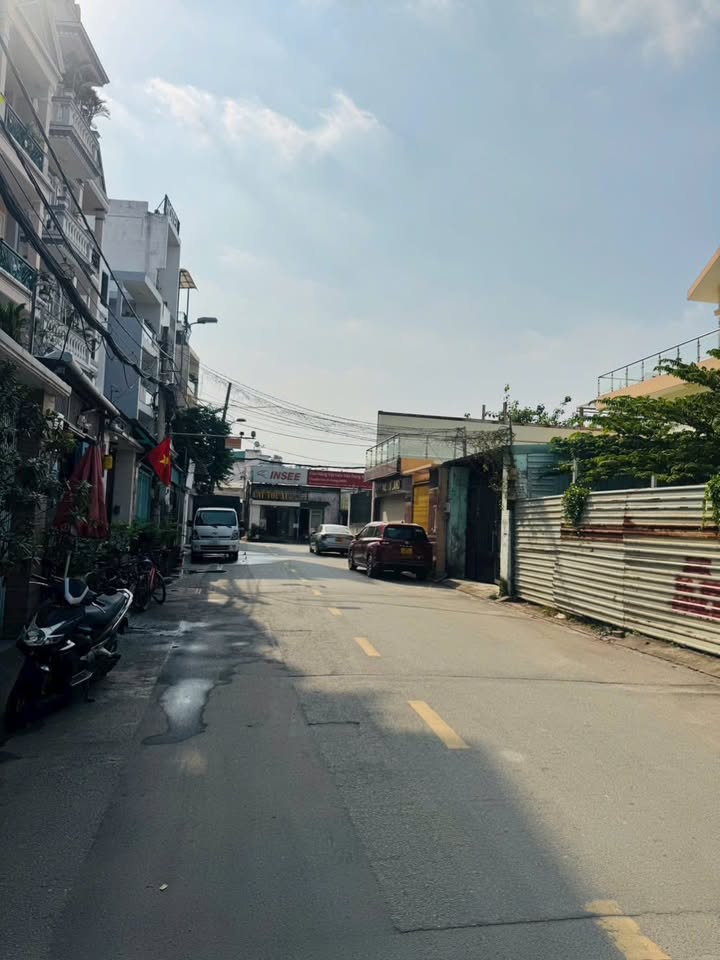 Nhà 4 tầng mặt tiền Quận 2 - Cát Lái 75m² giá 10.5 tỷ - Thiết kế hiện đại, vào ở ngay!