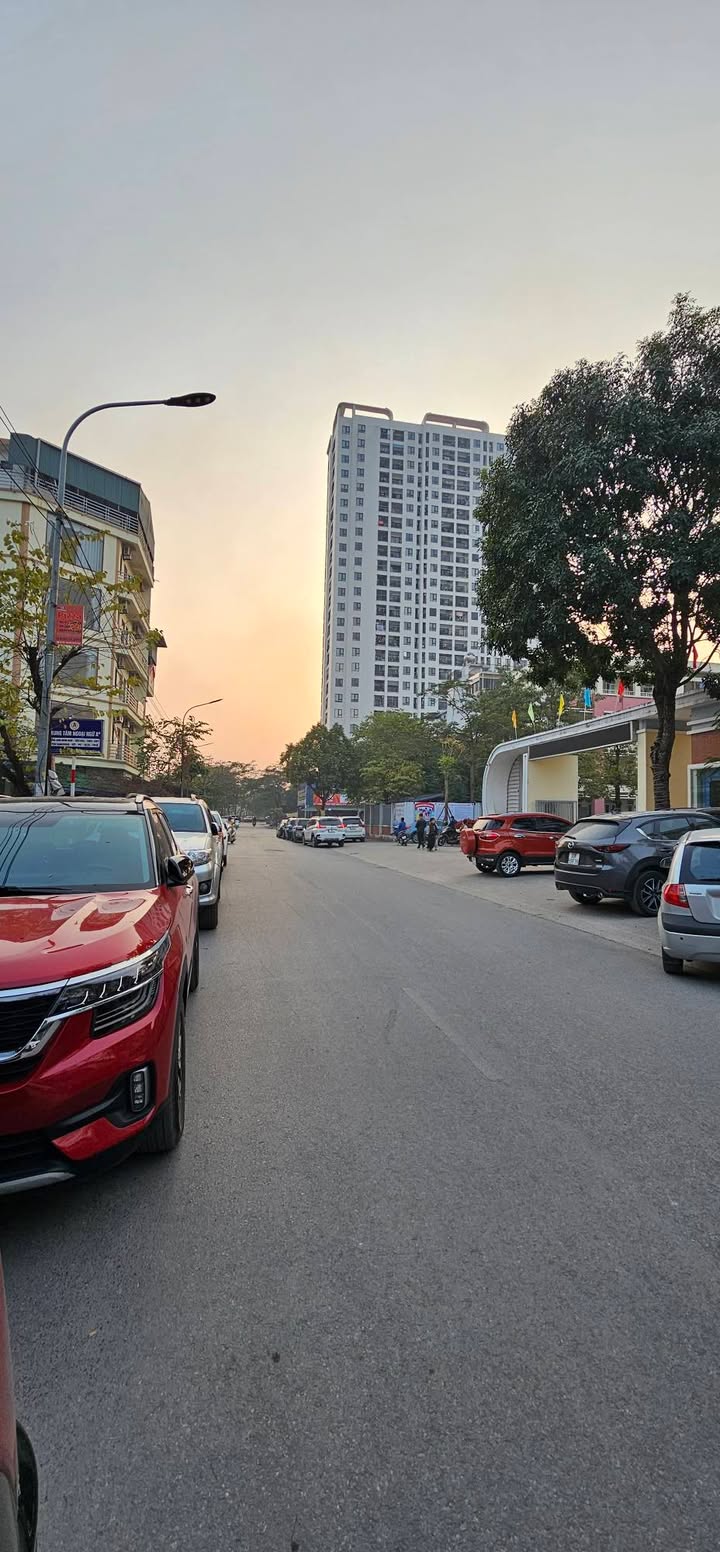 Đất Tái Định Cư Tứ Hiệp Thanh Trì 73m² giá 19 tỷ - Mặt tiền 5.6m vuông vắn!