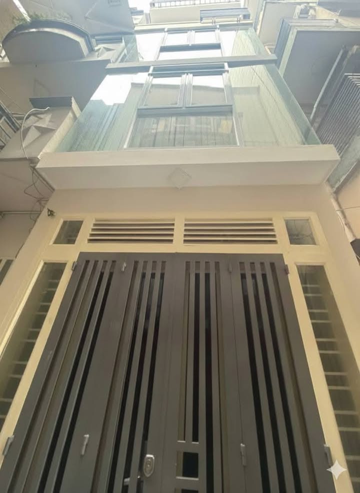 Nhà 4 Tầng Hòa Hưng Q10 80m² giá 5 tỷ - Gần mặt tiền thuận tiện!