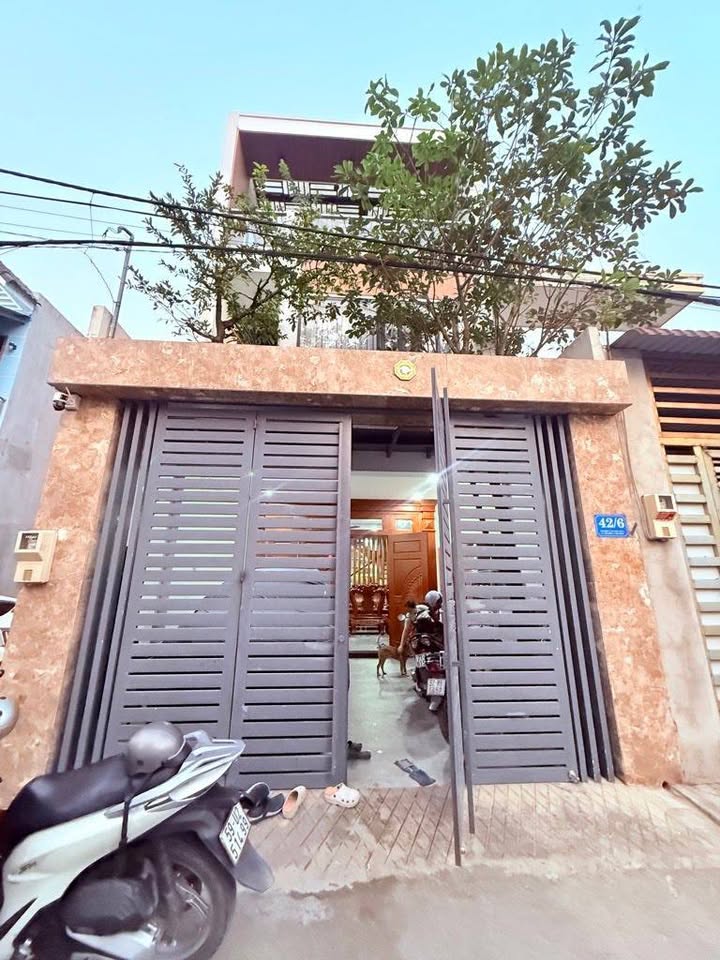 Nhà hẻm xe tải 10m Tân Hiệp Hóc Môn 104m² giá 6.2 tỷ - Đầu tư sinh lời!