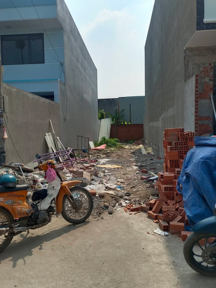 Đất nền sổ hồng riêng Bình Mỹ 100m² giá 2.3 tỷ - Chủ cần bán gấp!