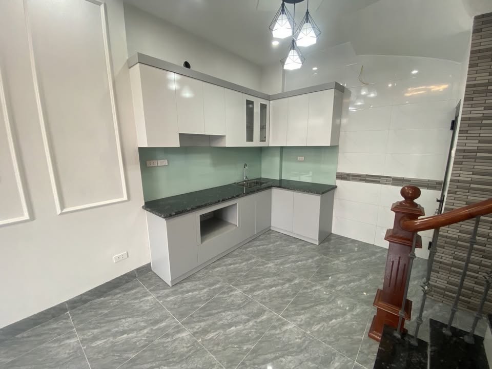 Bán nhà 4 tầng Ngọc Thụy 31m² giá 5.3 tỷ - Gần công viên Khai Sơn!