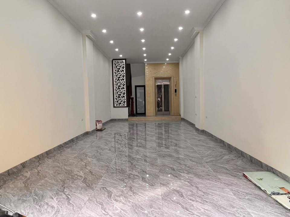 Nhà Hào Nam 50m² giá 21.9 tỷ - Ô tô vào nhà, gần phố chỉ 15m!