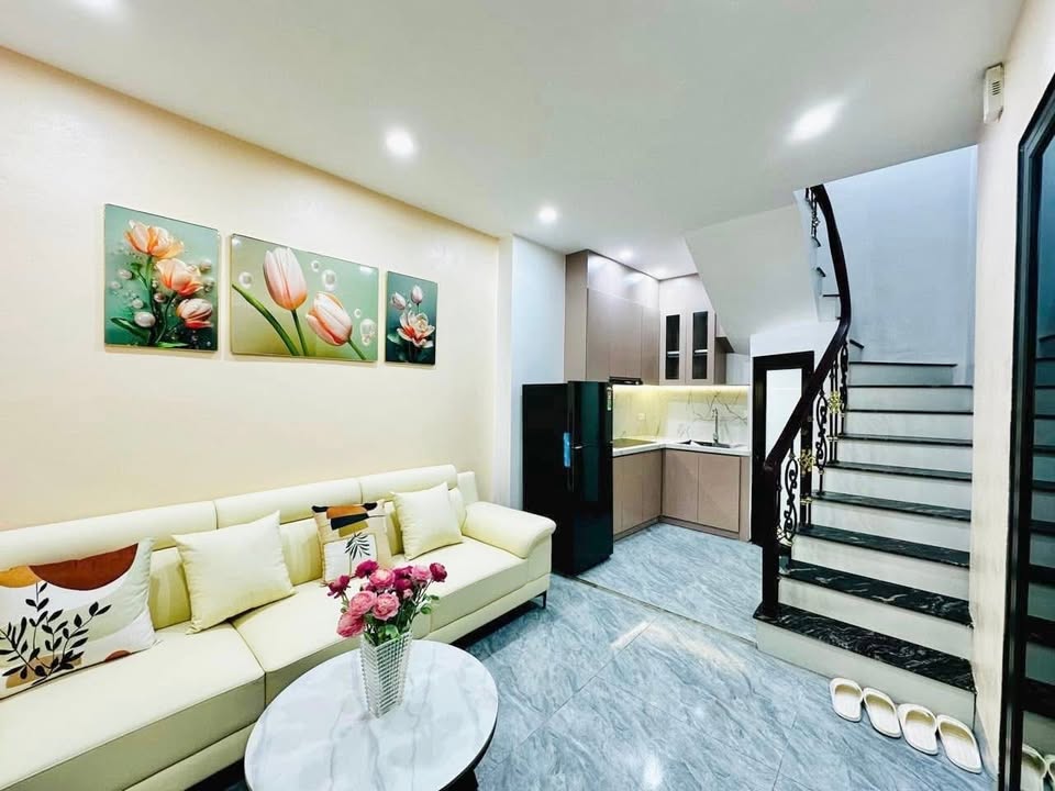 Nhà cho thuê 5 tầng Ngõ Chùa Liên Phái, Bạch Mai 11 triệu - Nhà mới, giá tốt cho sinh viên!