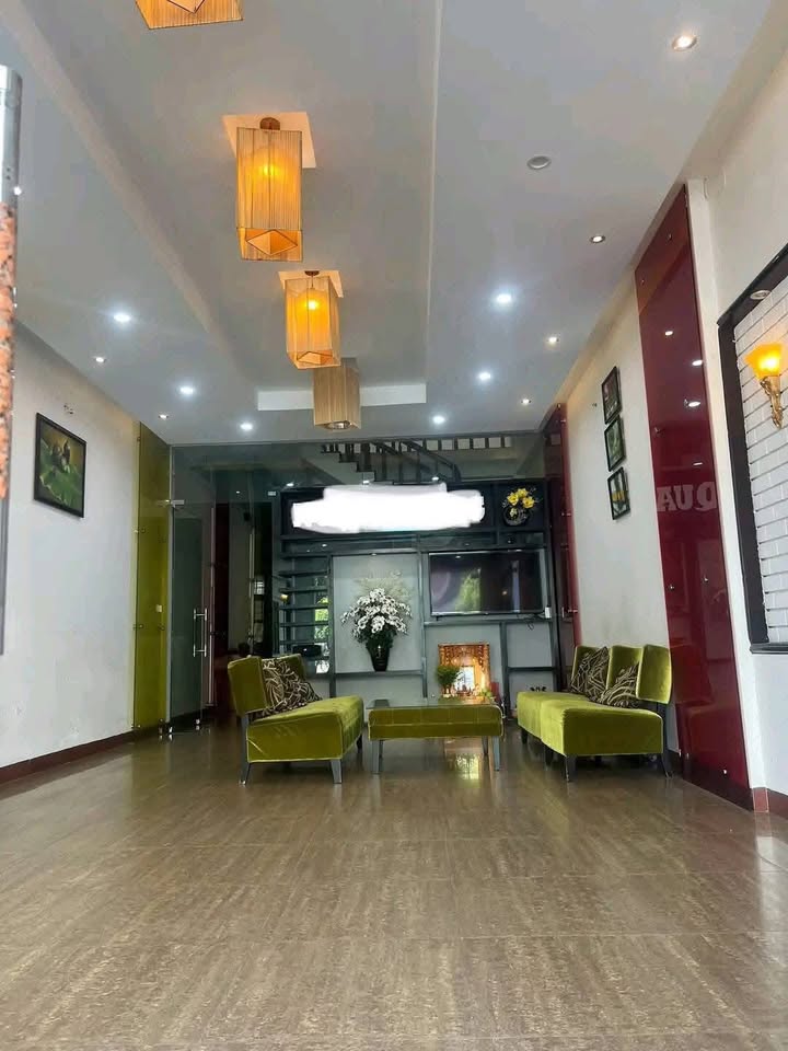 Nhà nguyên căn đường Nguyễn Huệ, Phường Tuy Hoà, 150m² - Kinh doanh thuận lợi!