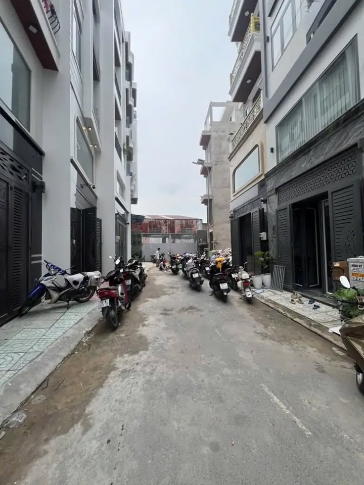 Nhà 5 tầng mới xây tại Bình Tân 50m² giá 7 tỷ - Gần bệnh viện và tiện ích