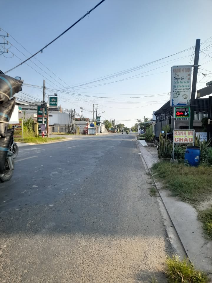 FrontHouse Đường DT885 Giồng Trôm 560m² giá 4.5 tỷ - Mặt tiền kinh doanh lý tưởng!