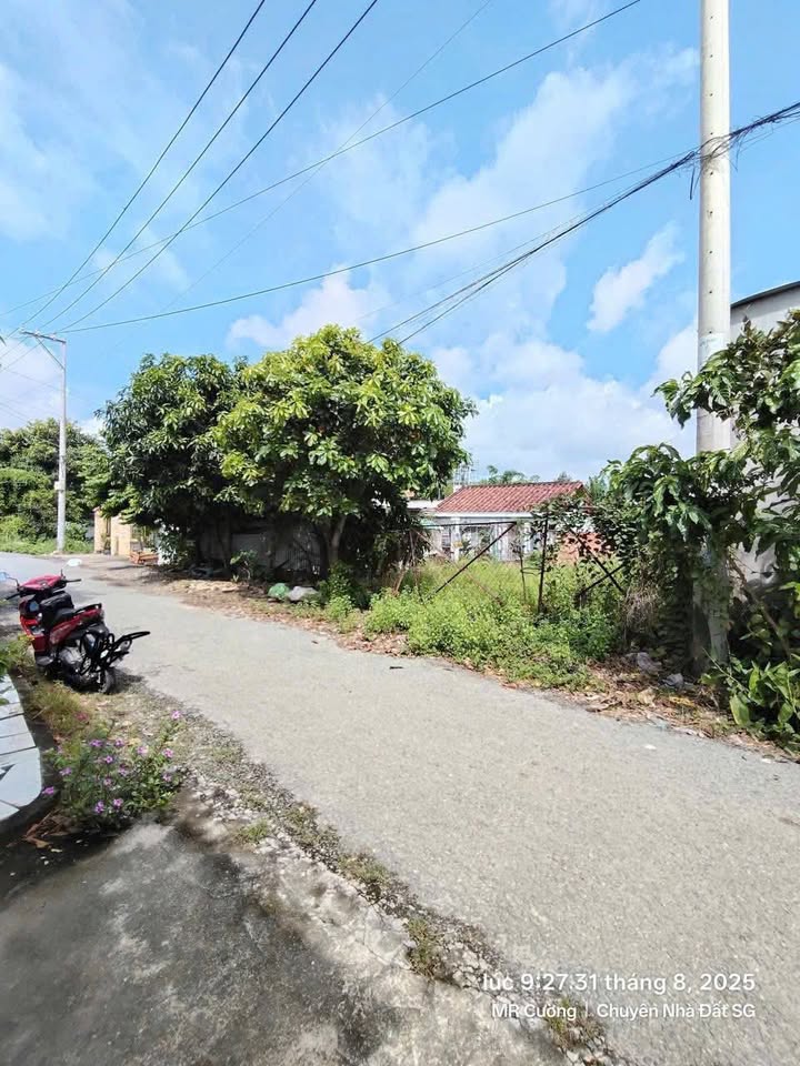 Đất nền Tân Thạnh Đông, Củ Chi 200m² giá 3.35 tỷ - Gần chợ trường học, tiện ích đầy đủ!