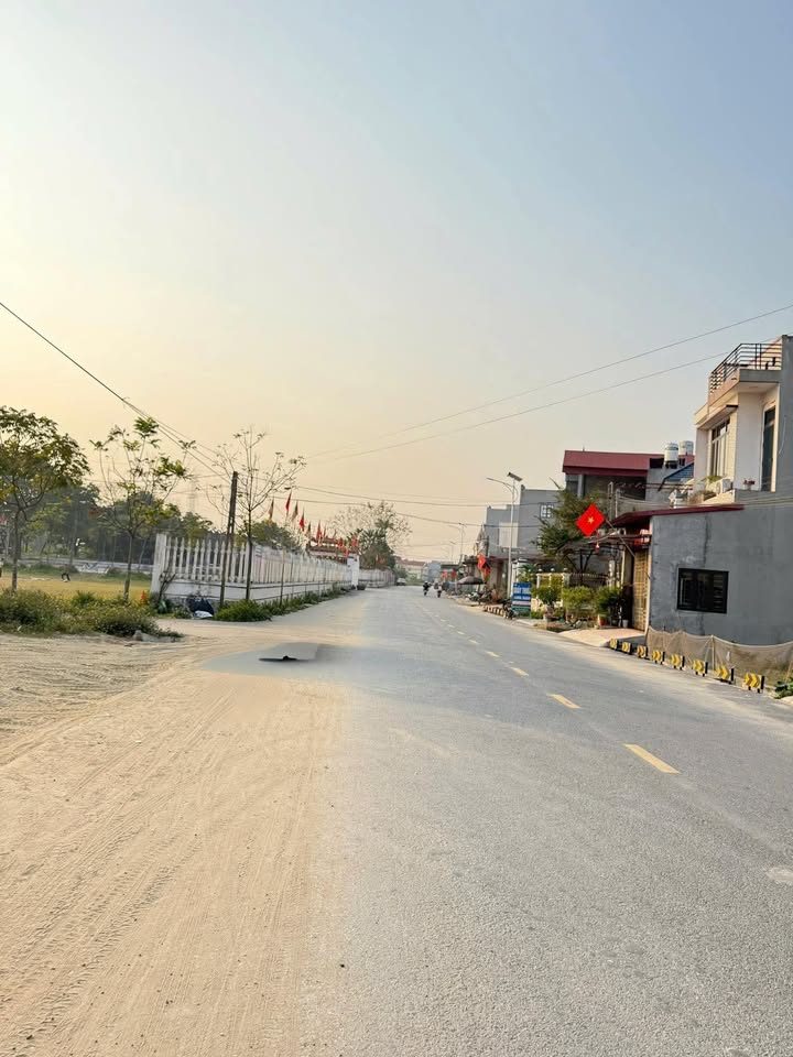 Đất nền kinh doanh Xuân Cẩm 126m² giá 2 tỷ - Nở hậu lý tưởng cho đầu tư!