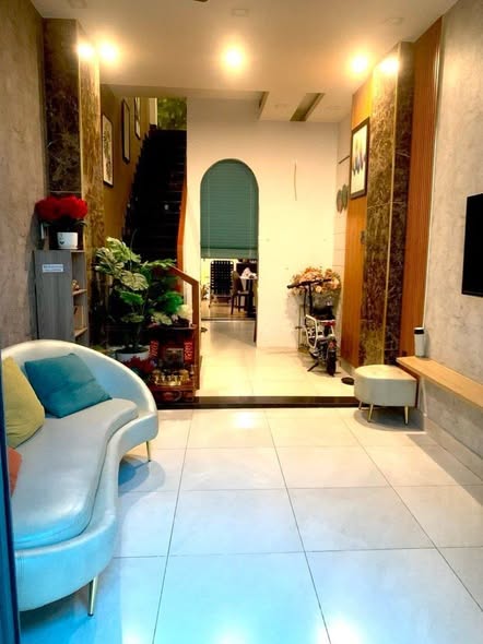 Nhà đẹp Nguyễn Trãi Quận 5 44m² giá 10.9 tỷ - Kinh doanh tốt, vị trí đắc địa!