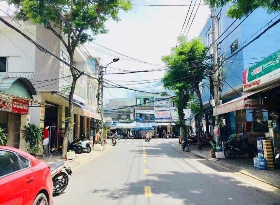Bán nhà 3 tầng đường An Xuân 1, Q. Thanh Khê, 100m² giá 7.2 tỷ - Đối diện công viên thoáng mát!