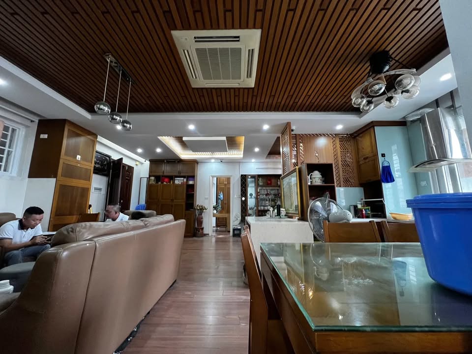 Chung cư Tulaco 335 Cầu Giấy 127m² giá 8 tỷ - Sẵn sàng vào ở ngay!