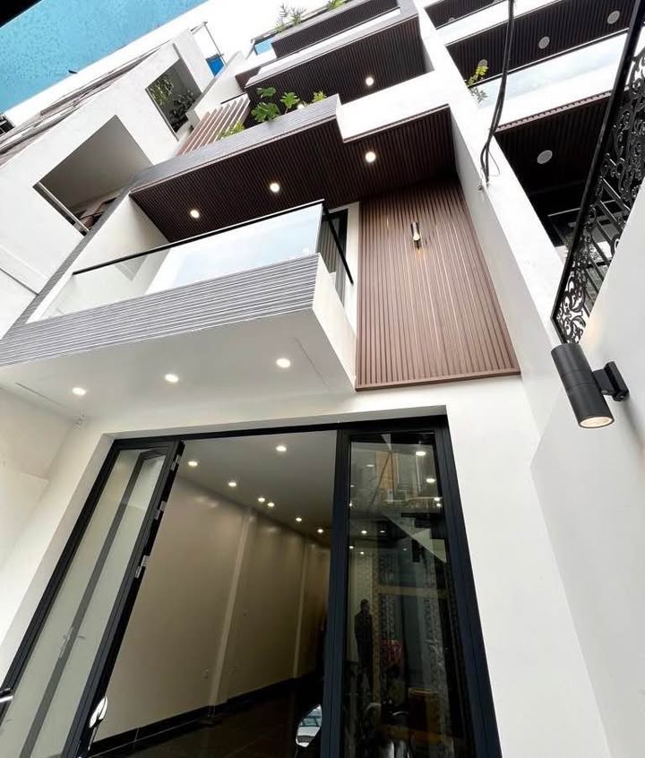 Nhà riêng Cầu Giấy 52m² giá 16 tỷ - Ô tô vào tận nơi!