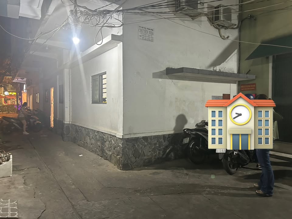 Nhà Phú Nhuận 102m² giá 9 tỷ - Hướng sân bay, hẻm rộng ô tô vào tận nơi!