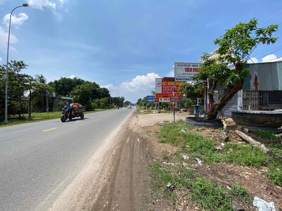 Đất Tân Xuân 8000m² giá 1.1 tỷ - Cơ hội đầu tư hiếm có!