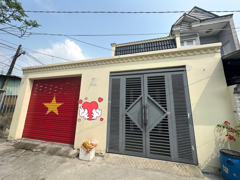 Nhà phố Hóc Môn 147m² giá 5.5 tỷ - Ô tô vào tận nhà, sổ hồng riêng!