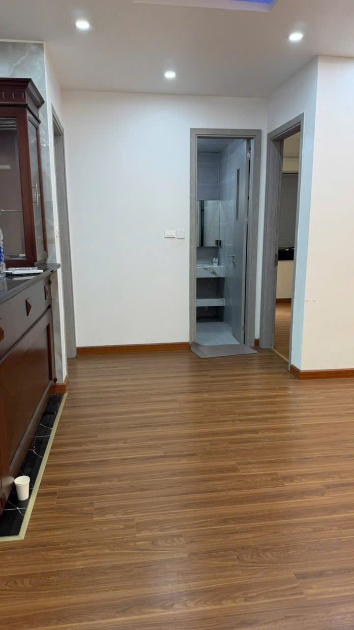 Chung cư 262 Nguyễn Huy Tưởng 137m² giá 15 triệu - Nội thất đầy đủ, sẵn sàng cho thuê!