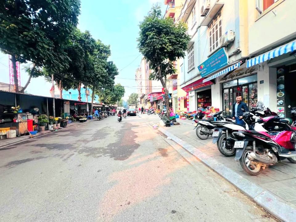 Nhà riêng Xuân La, Tây Hồ 32m² giá 16.8 tỷ - Mặt ngõ ô tô tránh nhau