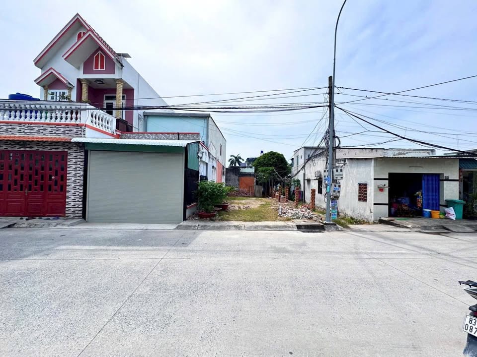 Lô đất thổ cư 120m² tại Thị Trấn Đức Hòa - Giá chỉ 2.2 tỷ, mặt tiền đường Ba Ngừa!