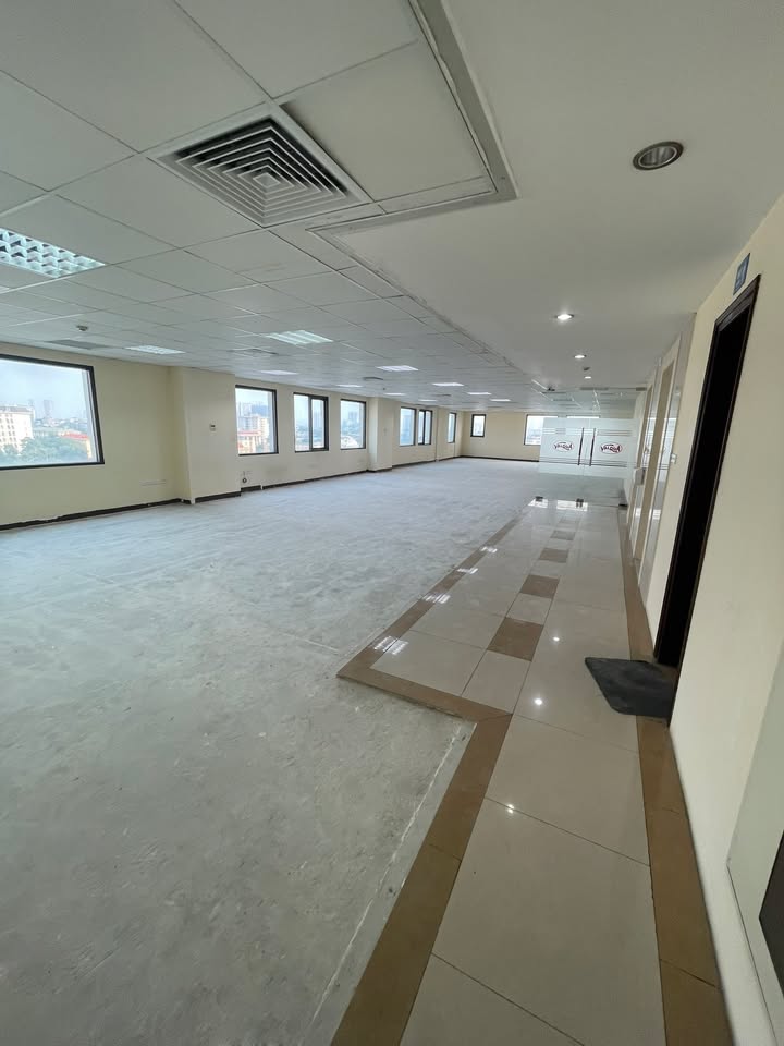 Văn phòng cho thuê mặt đường Trường Chinh 232m² giá 36 triệu - Hạ tầng hiện đại