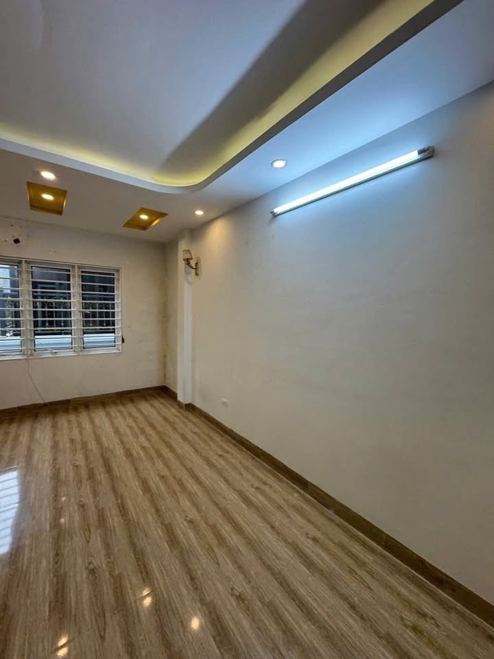 Nhà nguyên căn tại ngõ Linh Quang, Đống Đa 30m² giá 15.5 triệu - Phù hợp kinh doanh và gia đình!