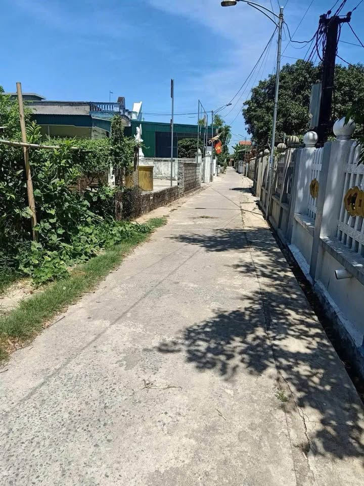 Đất nền Quảng Lộc 220m² giá chỉ 800 triệu - Tiềm năng phân lô cao!