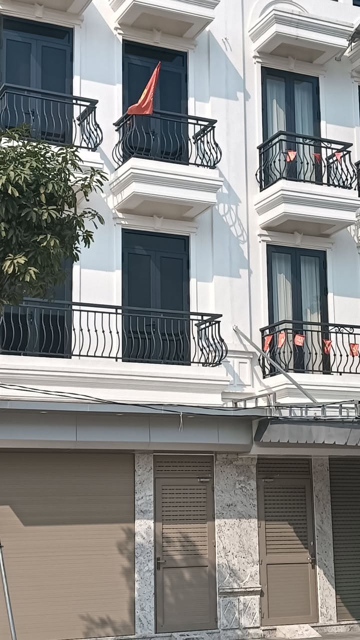 Bán nhà mặt phố Trịnh Kiểm, 90m² giá 5.99 tỷ - Đầu tư sinh lời ngay!