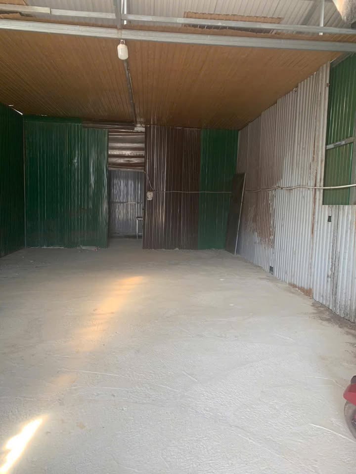 Kho cho thuê mặt tiền đường Vạn Thành, 200m² giá 6 triệu - Thương lượng tốt!