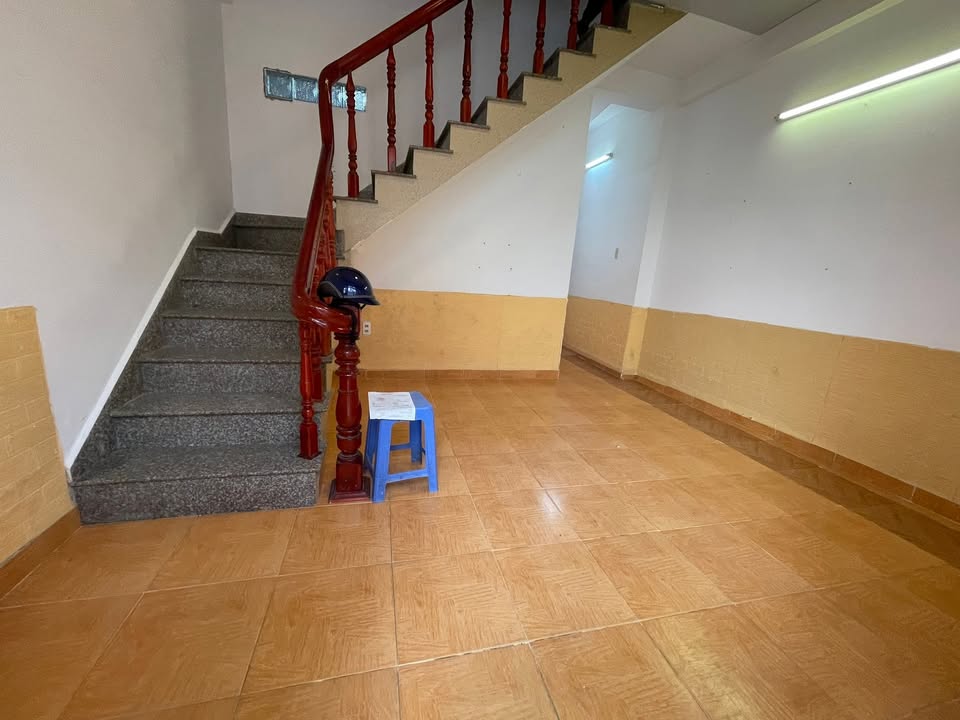 Nhà nguyên căn cho thuê đường Phan Đình Phùng Đà Lạt 4 phòng ngủ giá 7 triệu - Không gian thoáng mát, tiện nghi đầy đủ!