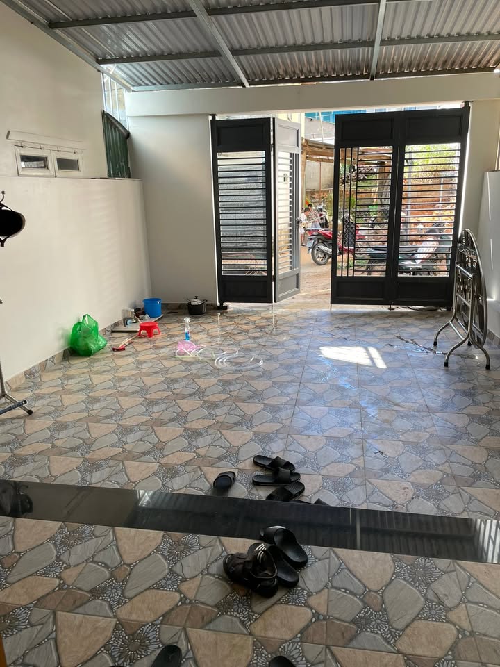 Nhà nguyên căn Lữ Gia Đà Lạt 4PN giá 15 triệu - Thuê ngay để an cư!