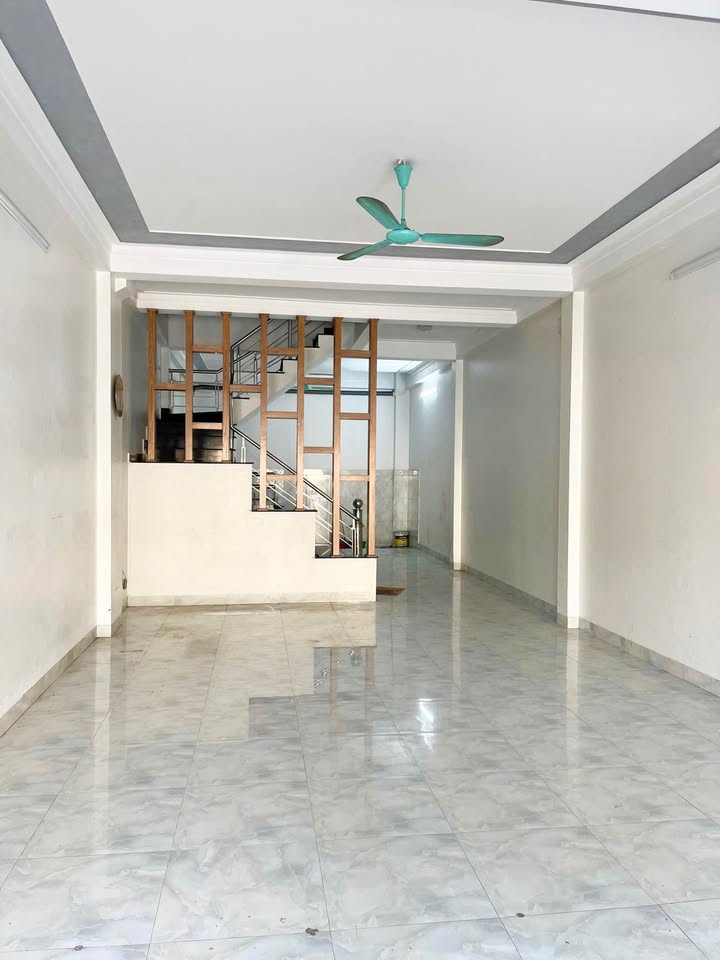 Nhà 3 tầng phường Quảng Thắng, Sầm Sơn 80m² chỉ 5 tỷ - Tiện ích đầy đủ gần trường học, bệnh viện!