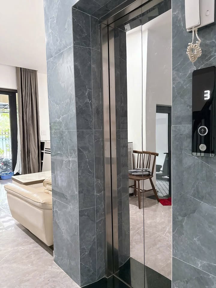 Nhà cho thuê 3 tầng tại KĐT The Manor Crown 128m² giá 30 triệu - Đầy đủ nội thất, vào ở ngay!