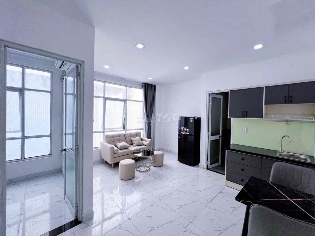 Căn hộ 1 PN Cách Mạng Tháng 8, Q10 50m² giá 7.5 triệu - Đón sáng tự nhiên, sạch sẽ!