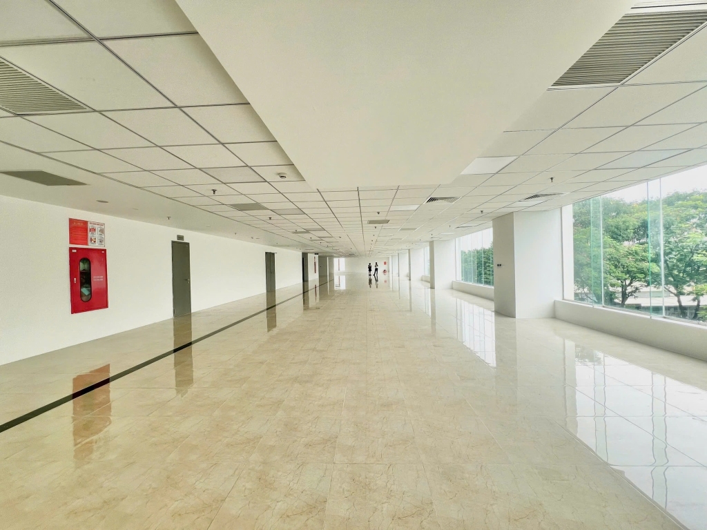 Bán tòa nhà văn phòng mặt phố Cự Khối, Long Biên - 8 tầng 140m² - Cơ hội đầu tư hiếm có!