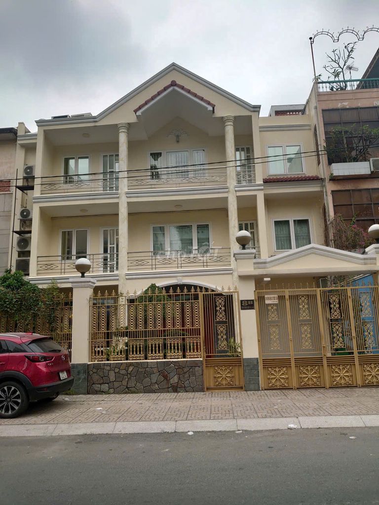 Nhà nguyên căn Mặt Tiền Đường Trần Quang Diệu Quận 3 - Diện tích 650m², Giá 160 triệu/tháng, Kinh doanh đa ngành nghề