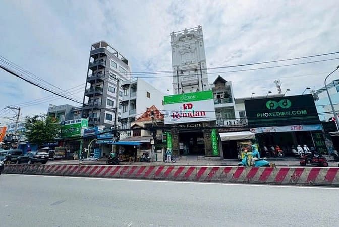 Nhà 3 tầng mặt tiền đường Huỳnh Tấn Phát Quận 7, 500m² giá 28 tỷ - Cơ hội đầu tư vàng!