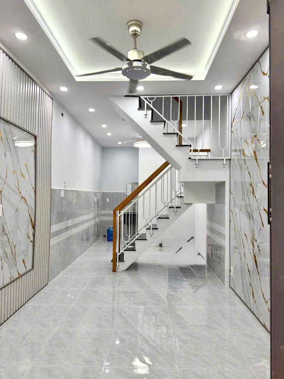 Nhà bán Quận 12, giá 2.55 tỷ, sổ hồng riêng, hoàn công đầy đủ