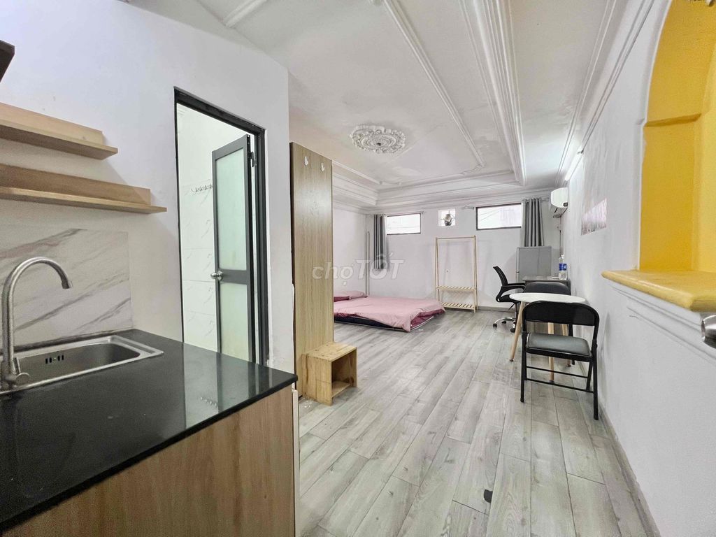Cho thuê studio cửa sổ tại ngã 4 Cao Thắng - Điện Biên Phủ 35m² chỉ 4.8 triệu