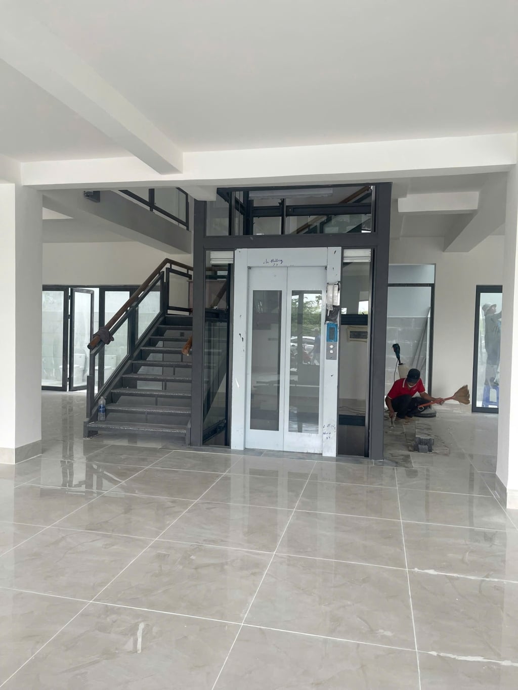 Cho thuê shophouse 300m² đối diện Global City, Thủ Đức - Giá tốt cho kinh doanh